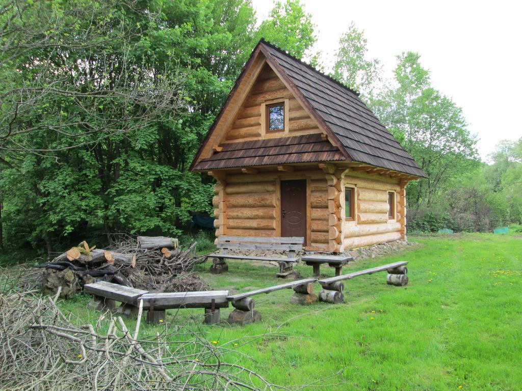 Noclegi Pod Małym Królem Ustrzyki Dolne Exterior foto